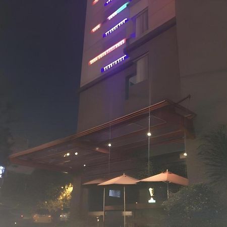 סוראבאיה G Suites Hotel By Amithya מראה חיצוני תמונה