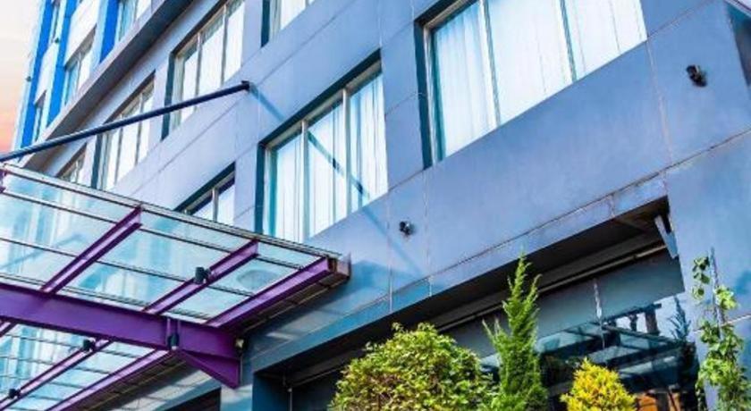 סוראבאיה G Suites Hotel By Amithya מראה חיצוני תמונה