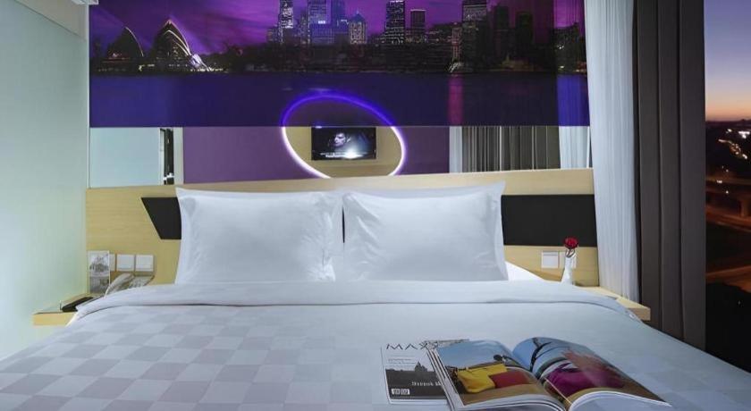 סוראבאיה G Suites Hotel By Amithya מראה חיצוני תמונה