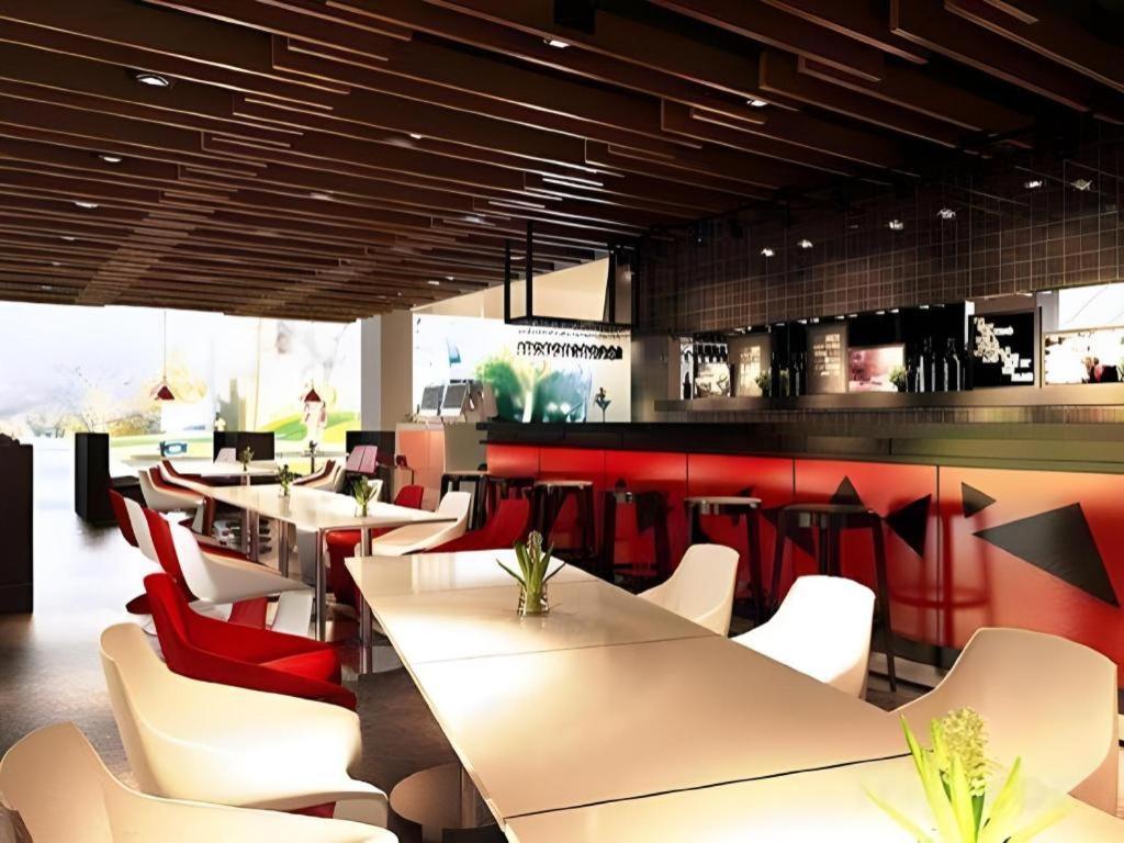 סוראבאיה G Suites Hotel By Amithya מראה חיצוני תמונה